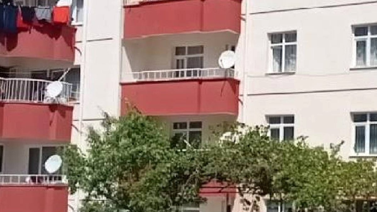 New York'ta Lüks Semtte Tuhaf Saldırılar: Yoldan Geçenlere Kimyasal ve Yağ Dökülüyor