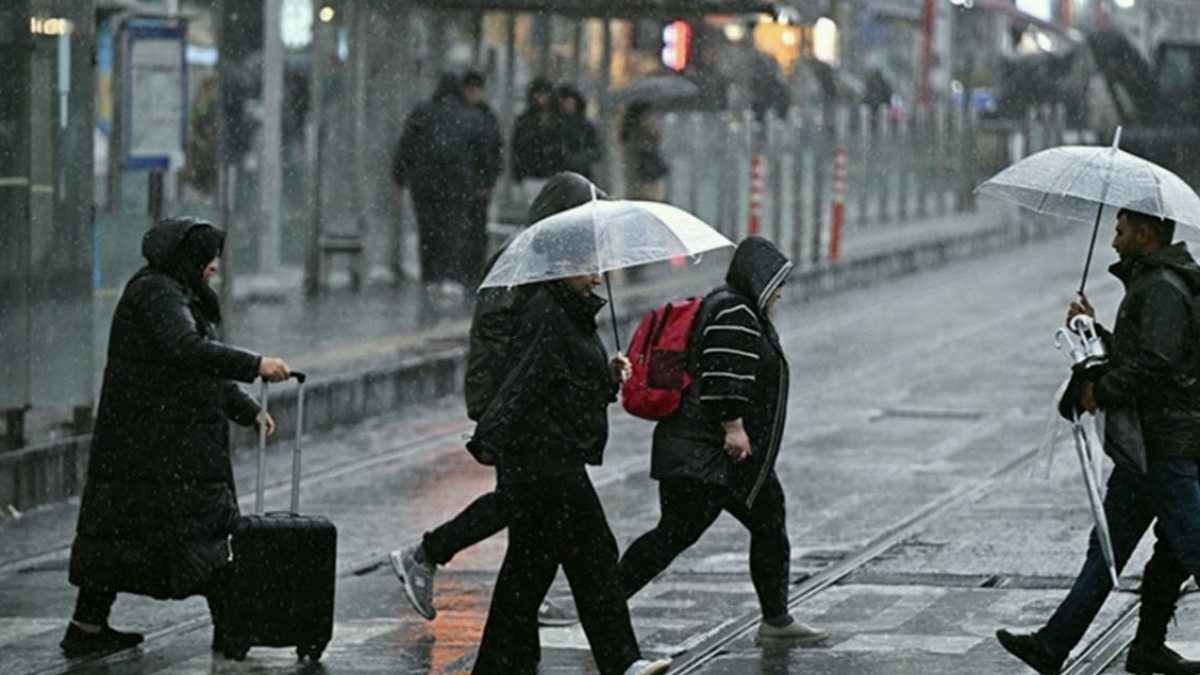 Meteoroloji Uzmanından Kritik Uyarı: İstanbul ve Ankara'da Sel ve Dolu Tehlikesi