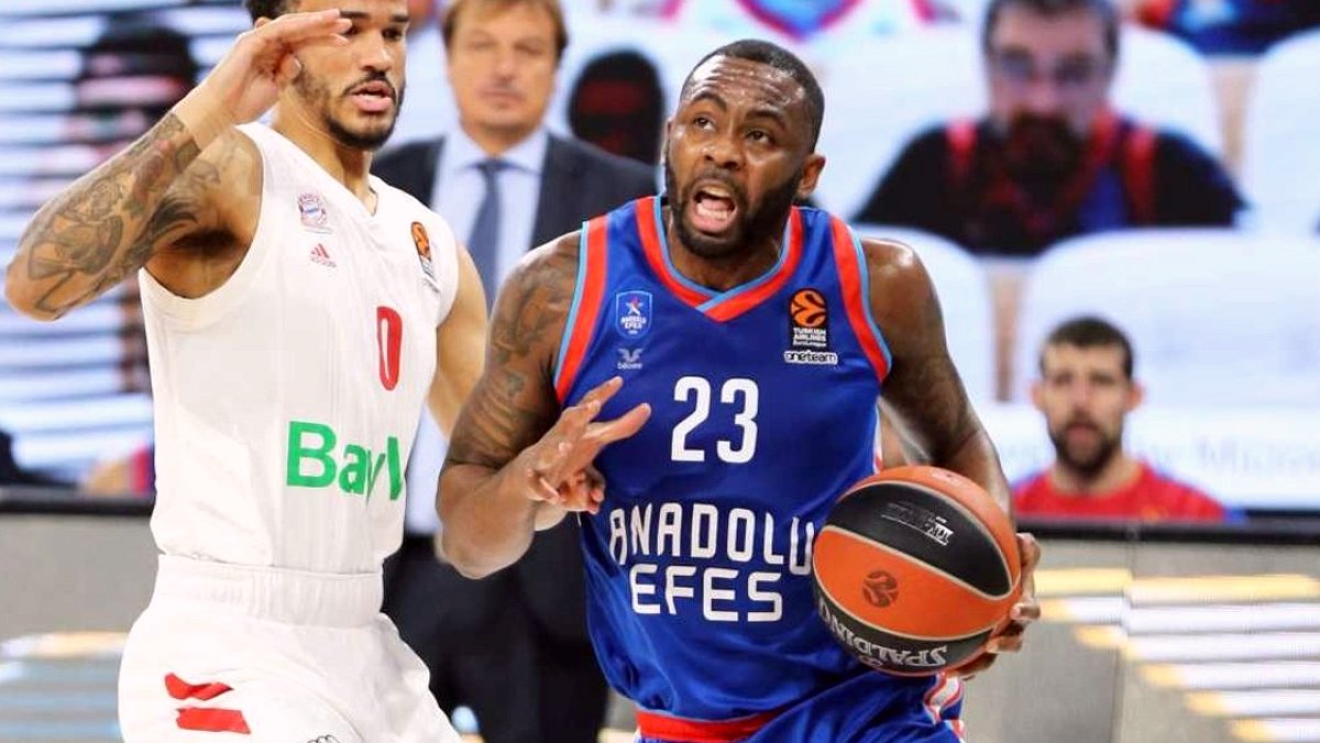 Anadolu Efes'ten Nick Weiler-Babb'e Veda