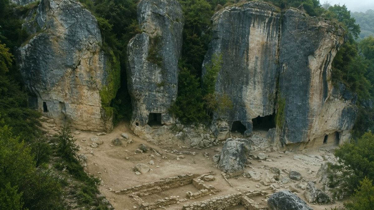 İspanya Mağaralarında 500 Yıl Yaşamış Topluluğun Gizemli Hikayesi