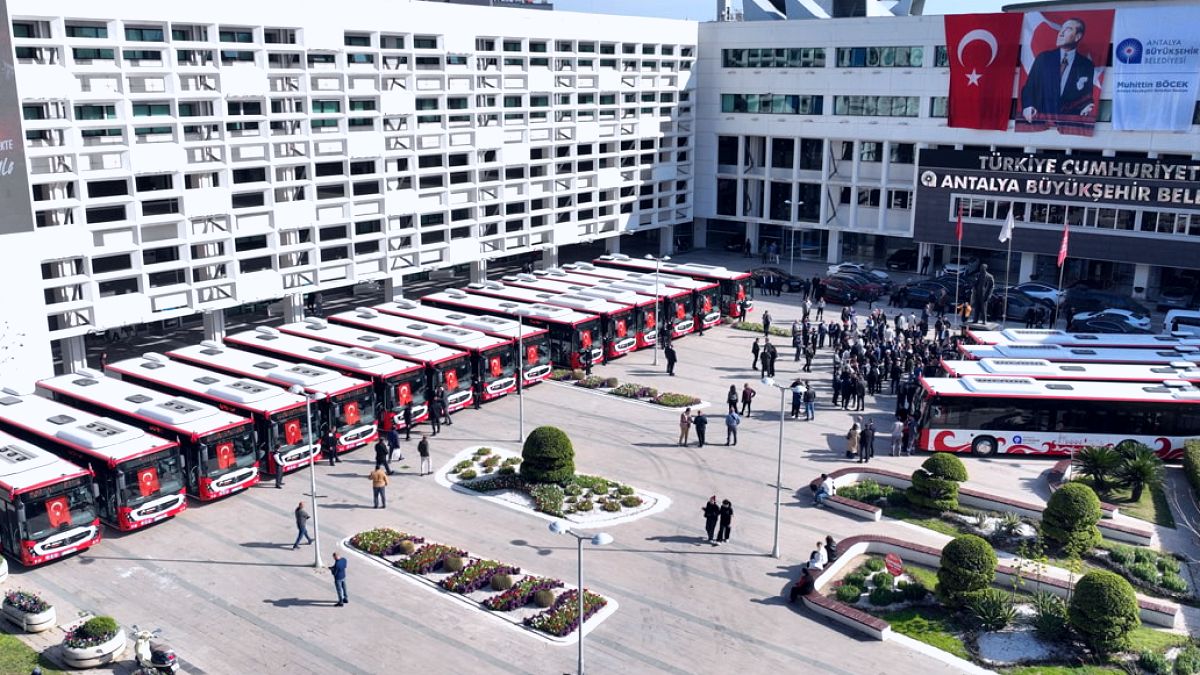 Antalya Belediyesinde Rüşvet ve Yolsuzluk İddiaları: 10 Kişi Hakkında Gözaltı Kararı