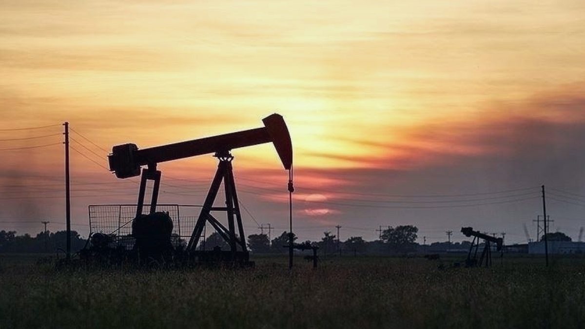 Petrol Piyasalarında Sert Düşüş Devam Ediyor: Nedenleri ve Etkileri