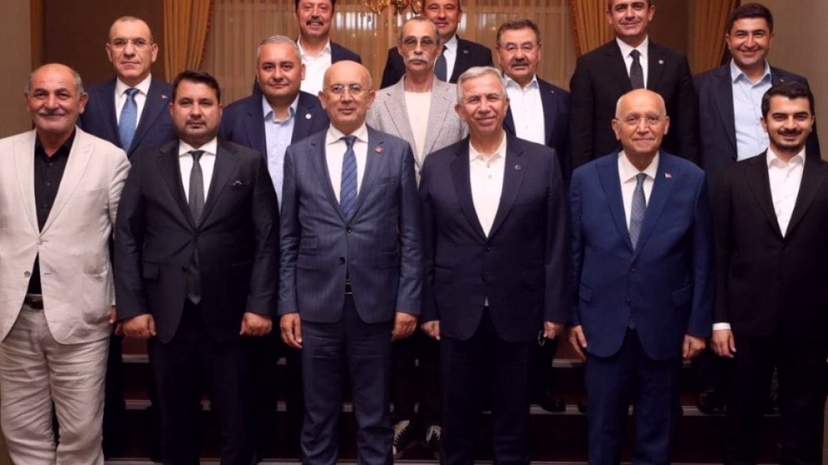CHP'li Başkanlardan AKP'ye Geçiş İddiaları: Bir Yalanlama Daha Geldi