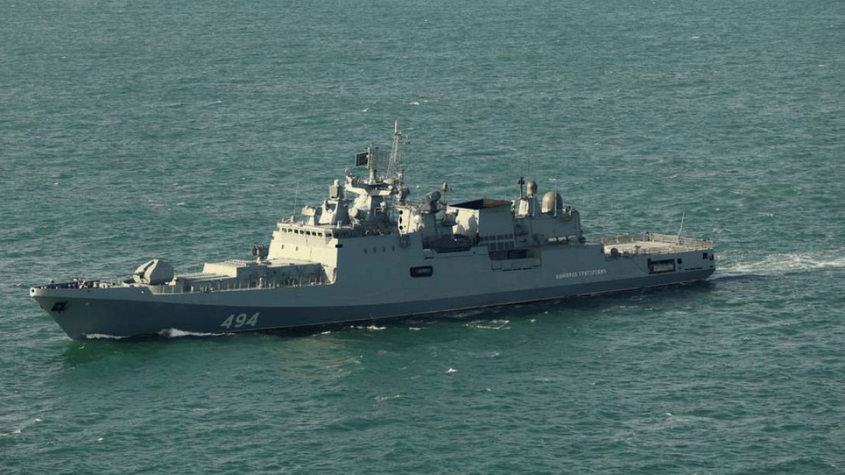 Manş'ta Gerilim: Rus Savaş Gemisi İngiliz Yatı Üzerine Ateş Açtı