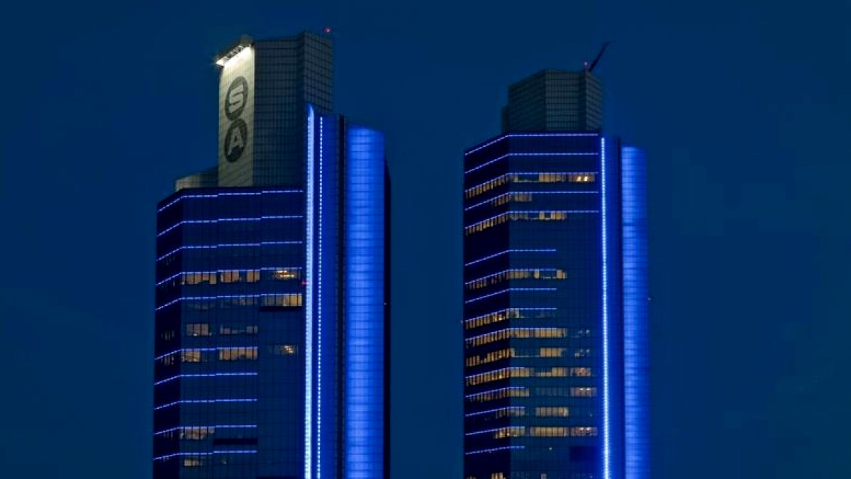 Sabancı Holding Akçansa'daki Hisselerini Dev Etti