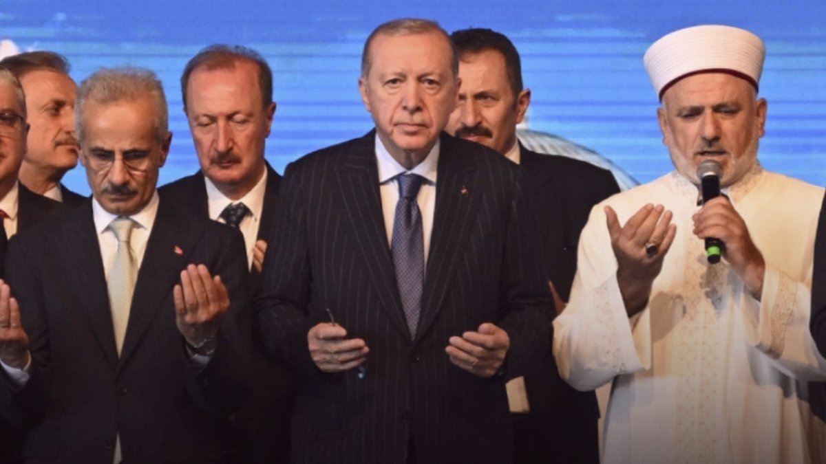 Etimesgut Havalimanı Açılışında Protokol Krizi: Yavaş ve Beşikçioğlu'na Yer Ayrılmadı