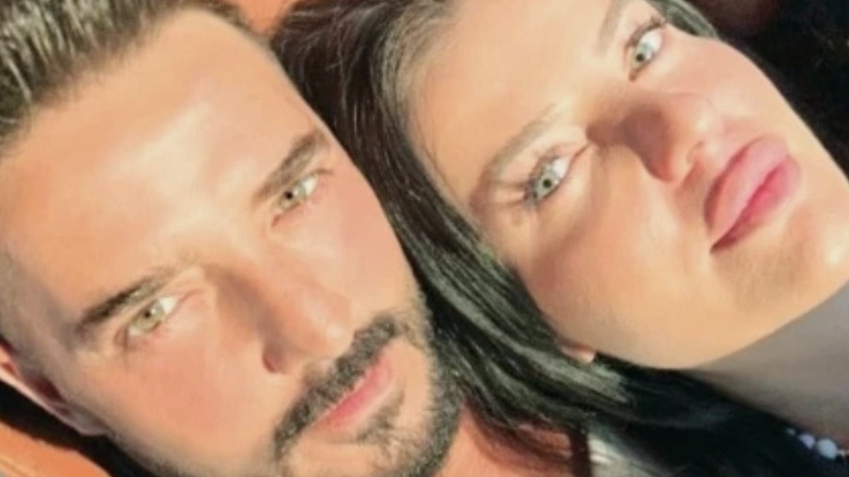 Gökhan Özen'den Romantik Paylaşım: Naz Canbaz'a 'En Değerlim' Notu