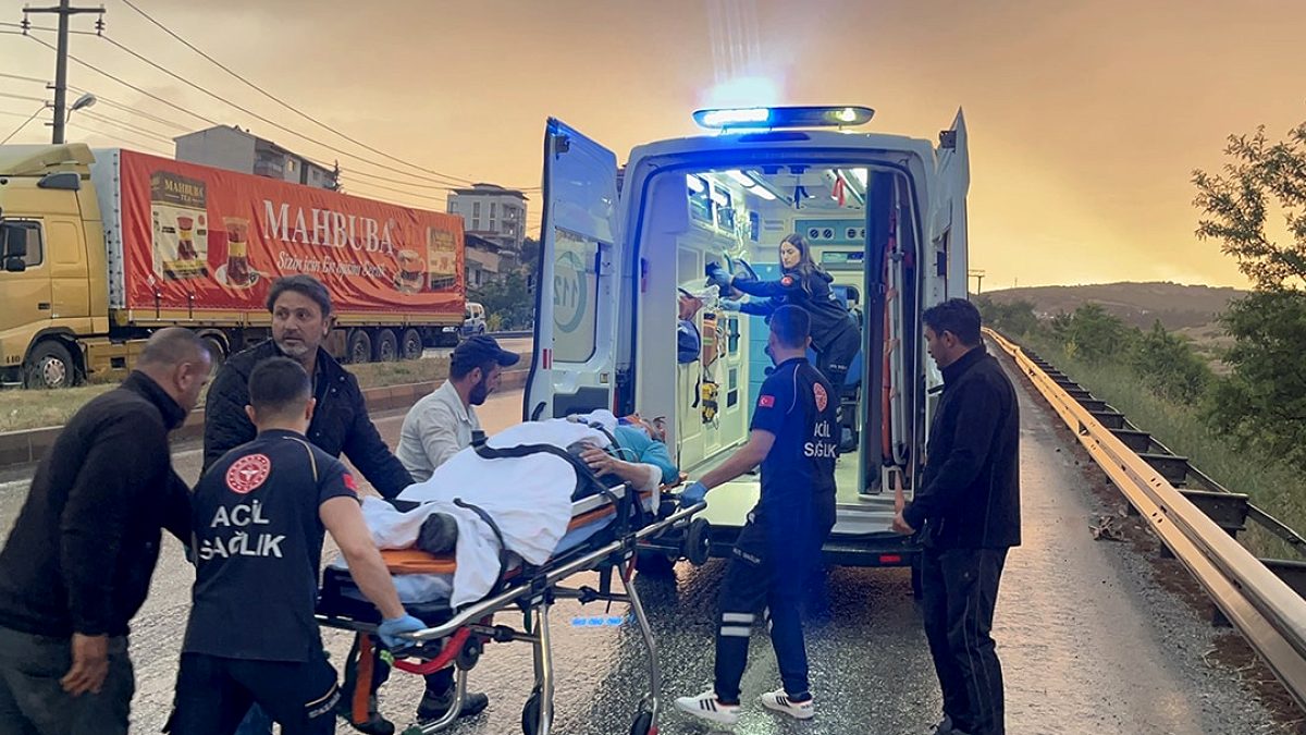 Manisa'da Zincirleme Kaza: 3 Araç, 2 Can Kaybı, 4 Yaralı