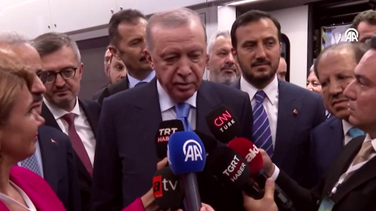 Erdoğan'dan Kılıçdaroğlu'na Kurultay Tepkisi: Şaibesiz Kongre Yapmayı Öğrenin