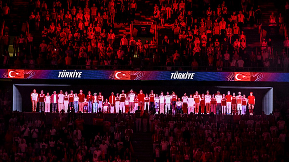 Voleybolda Devrim: Hologram Tribünüyle Sultanlara Destek