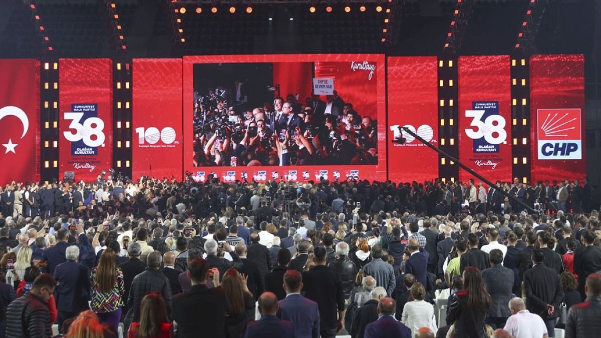 CHP'de Kritik Dönemeç: Kurultay mı, Bölünme mi Riski Kapıda?