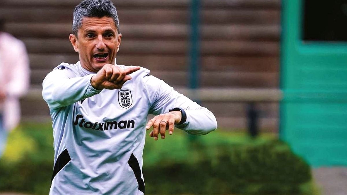 PAOK'ta Rumen Teknik Direktör Razvan Lucescu ile Yollar Ayrıldı