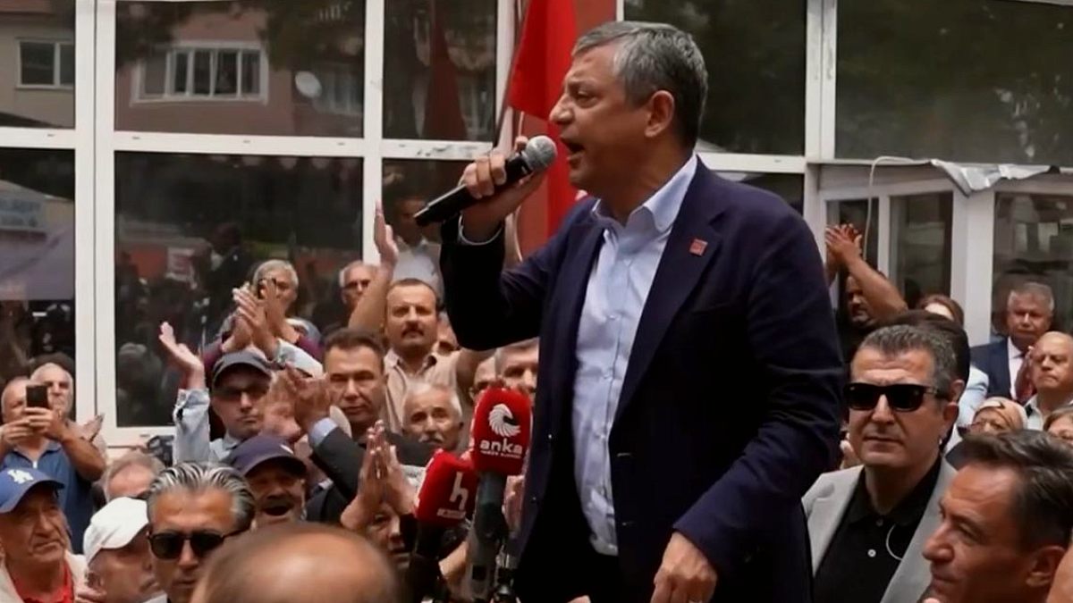 Özgür Özel'den 'bank' mesajı: 'O bankı saklayın, iktidarda tekrar çıkacağım'
