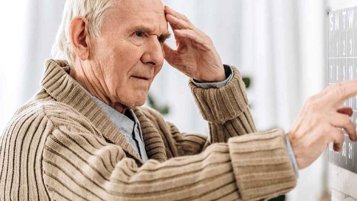 Alzheimer'ın İlk Evrelerindeki 10 Sinsi Belirti