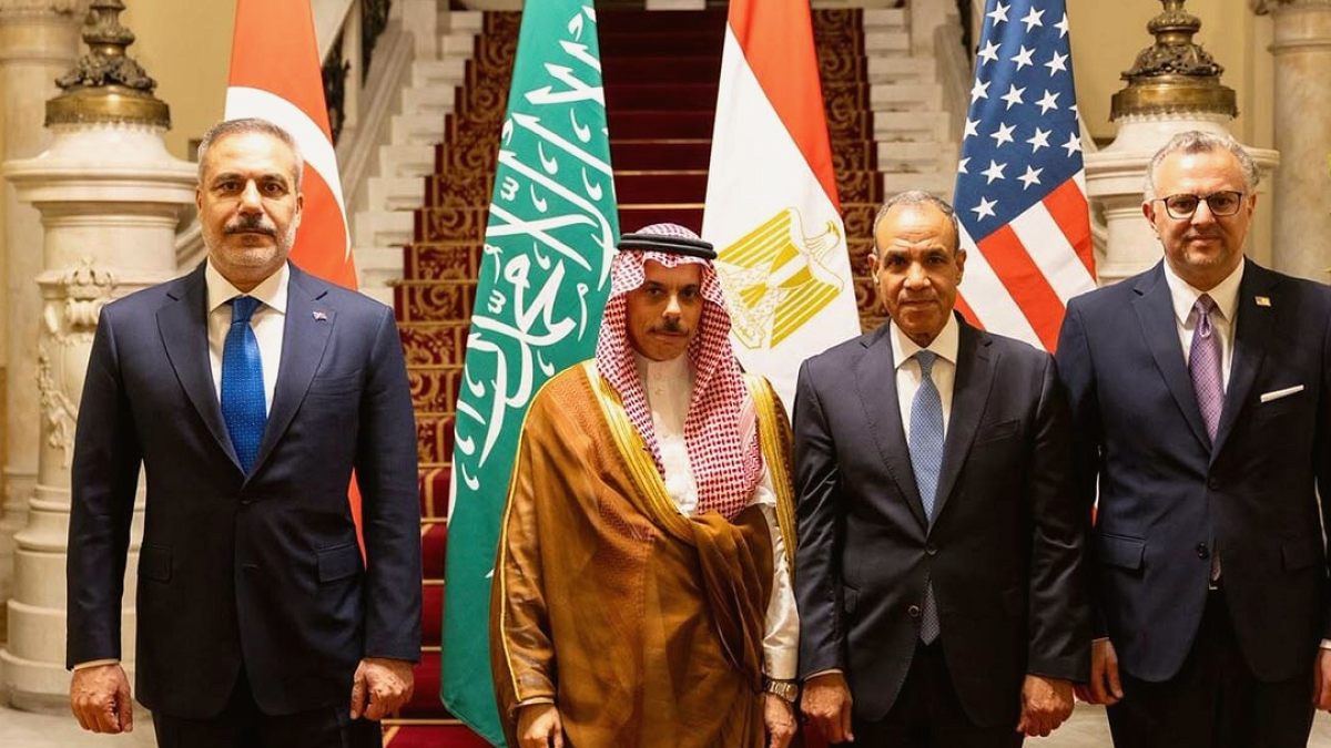 Bakan Fidan, Kahire'de Libya Odaklı Bölgesel Toplantıya Katıldı