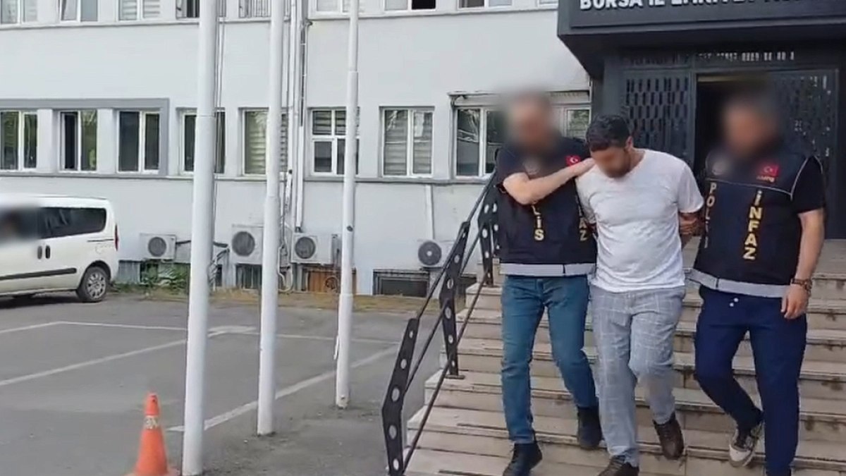 Interpol Kırmızı Bülteniyle Aranan Uyuşturucu Taciri Bursa'da Yakalandı