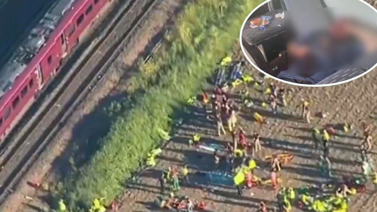 İngiltere'de Feci Kaza: İki Tren Çarpıştı, Çok Sayıda Yaralı Var