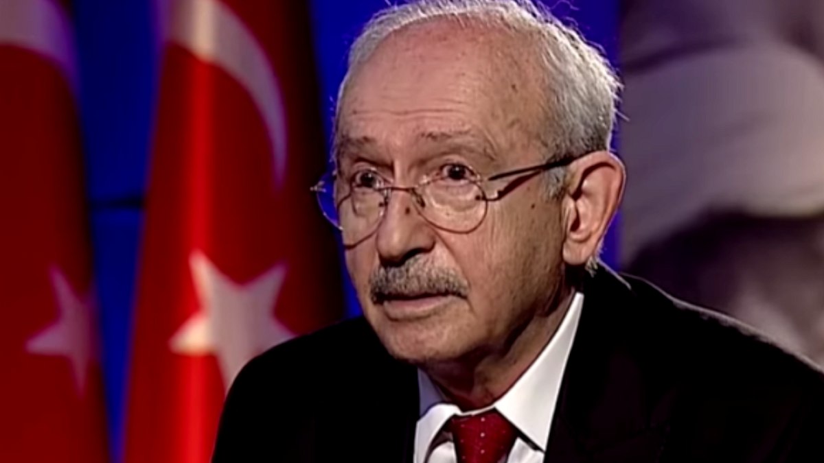Gazetecilerin Sert Soruları AKP'yi Hareketlendirdi