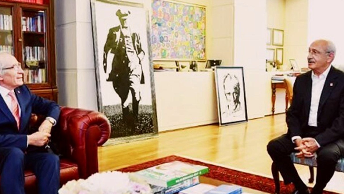 Ünlü Ressam Hamza Saykan, Atatürk Tablolarını CHP'den Geri Aldı