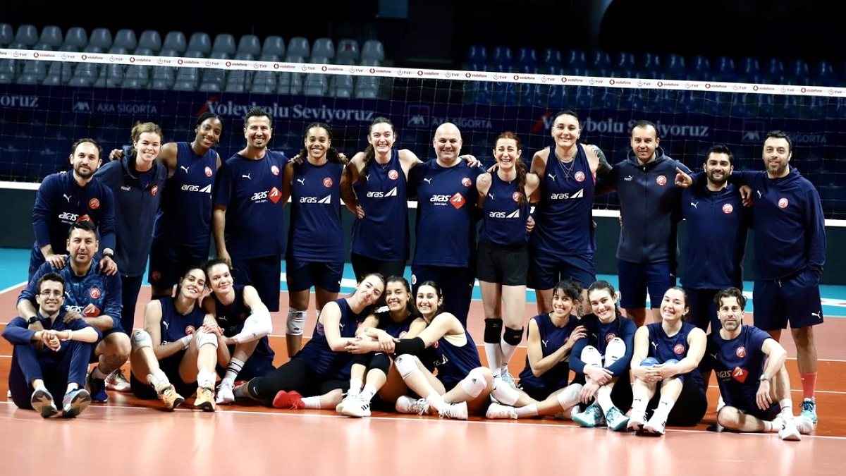 Aras Kargo Voleybol Takımı Kadrosunu Güçlendiriyor