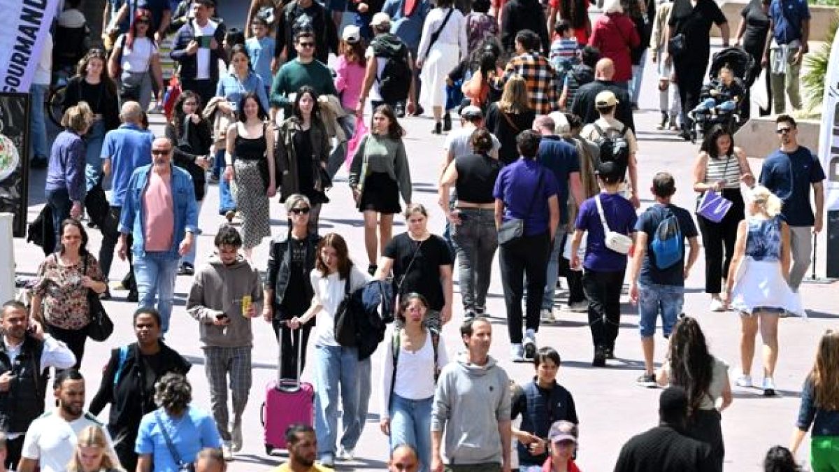 Fransa'da Sıcaklıklar Tavan Yaptı: Festivallerde Alkol Yasağı