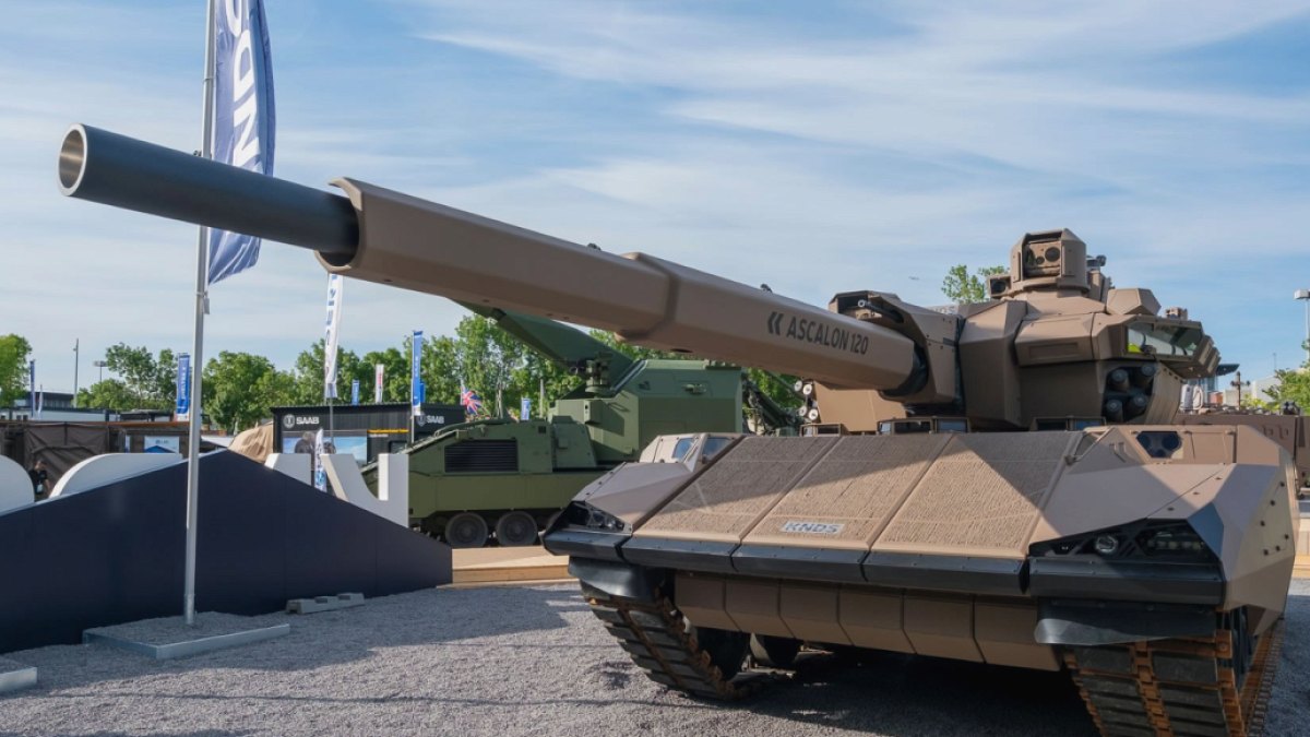 Geleceğin Savaş Makinesi: Uzaktan Kumandalı Dev Tank CAPINT Tanıtıldı