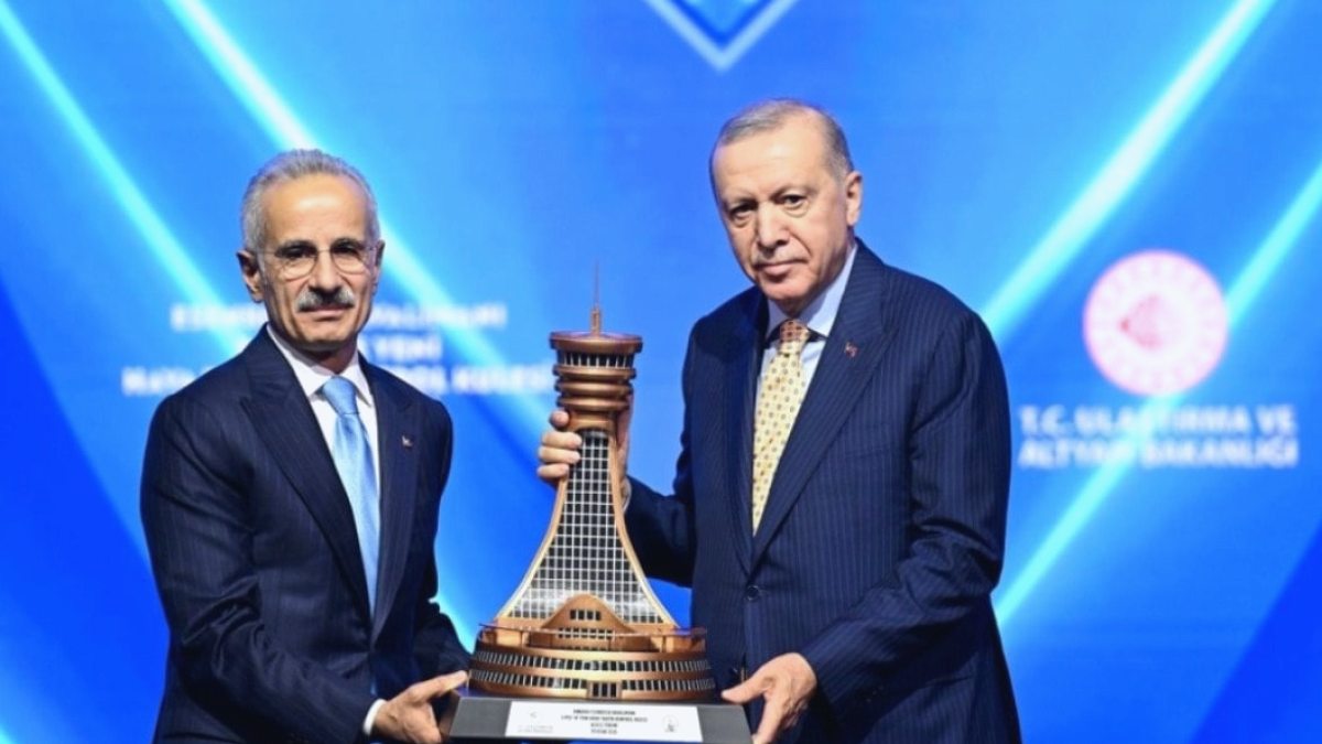 Ankara Esenboğa'da Yeni Pist Sorunu: Uçaklar Neden Yeni Pistlere İnmiyor?