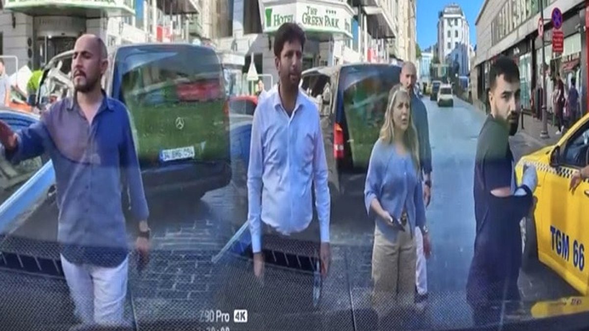 Beyoğlu'nda Trafik Tartışması: Motosikletli Şahıs Boksör Olduğunu Söyleyerek Tehdit Etti