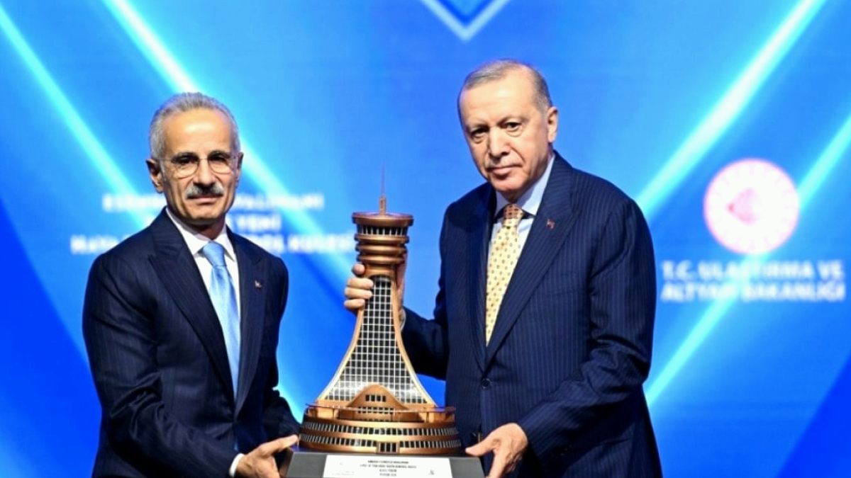 Esenboğa'nın Yeni Pisti Kullanılamıyor: Hafriyat Engeli Uçuşları Kısıtlıyor