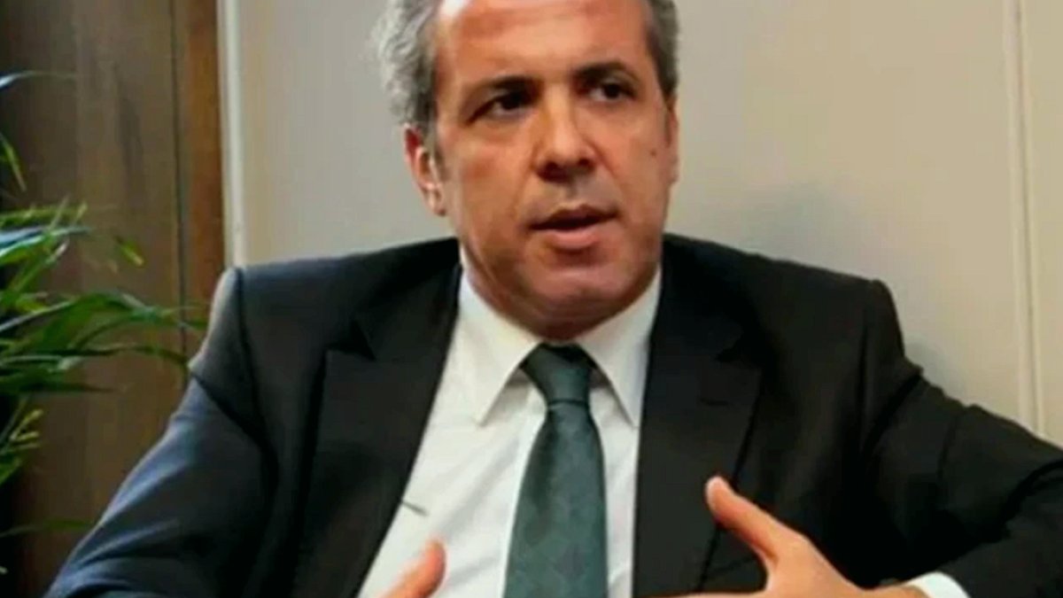 AKP'li Tayyar'dan Partisine Eleştiri: Vekil ve Başkan Transferleri Yasaklanmalı