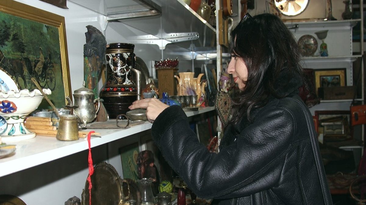 İkinci El Dükkanından 560 TL'ye Alınan Küpenin Değeri Dudak Uçuklattı