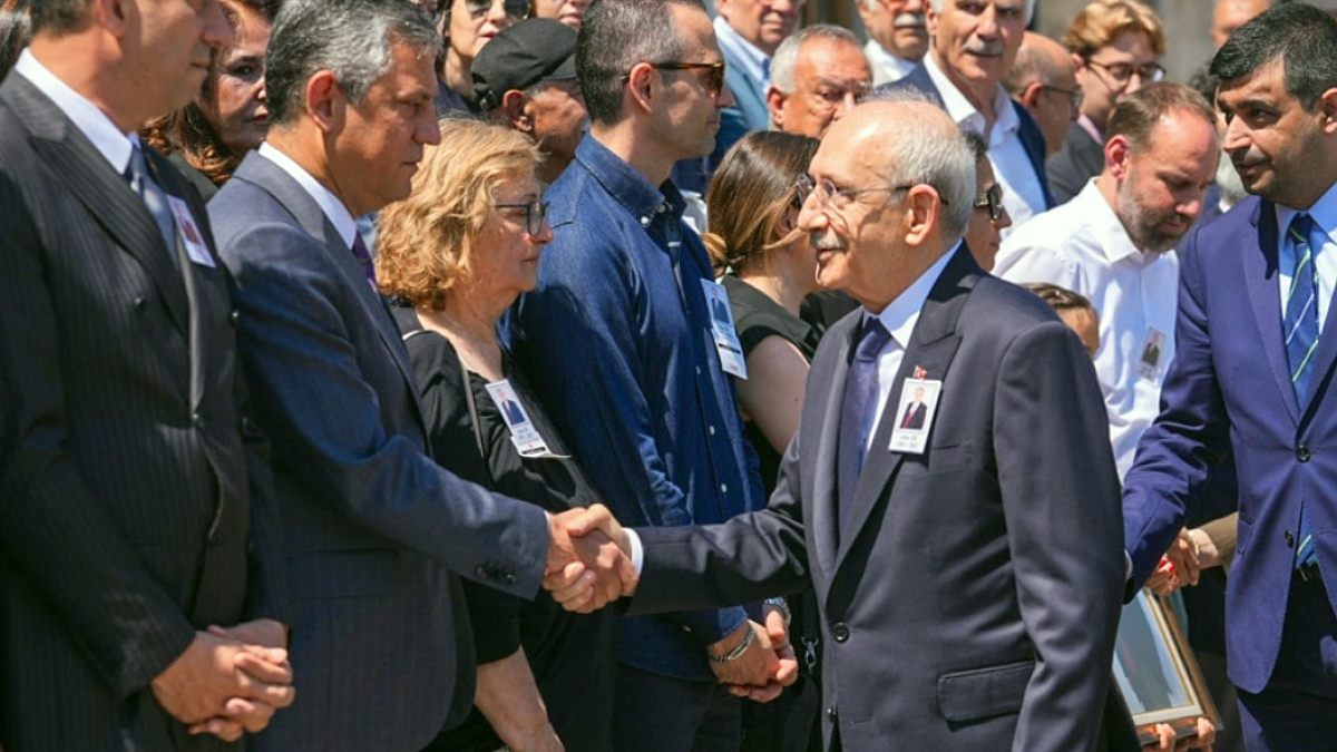 Kılıçdaroğlu ve Özel'den İlk Temas: Mahkeme Sonrası TBMM'de Buluştular