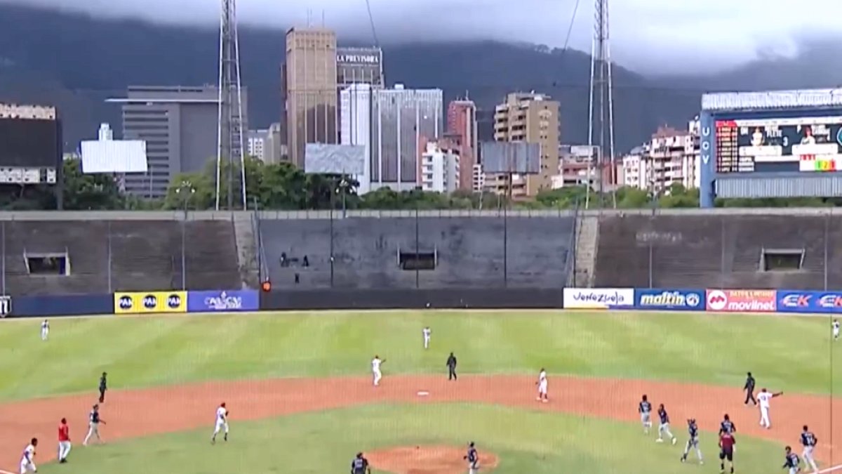 Venezuela'da 7.5 Büyüklüğünde Deprem: Beyzbol Maçında Panik Anları