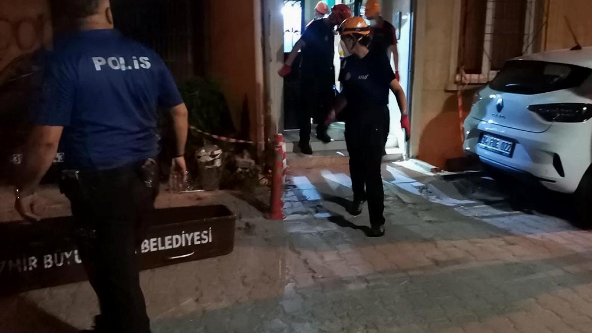İzmir'de Yangın Faciası: Bodrum Katında Çıkan Alevler Bir Can Aldı
