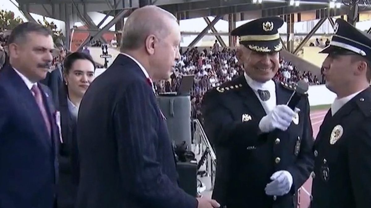 Erdoğan'dan Polis Akademisi Mezununa Atama Yeri Sürprizi: Çorum Çağrısı