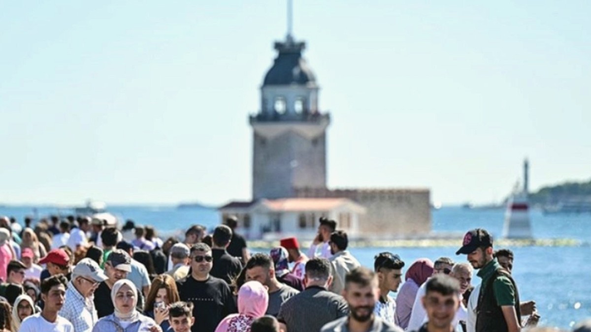 Meteoroloji Uzmanı Uyardı: Sıcaklıklar Tırmanıyor, İstanbul'da Poyraz Kalkanı Devrede