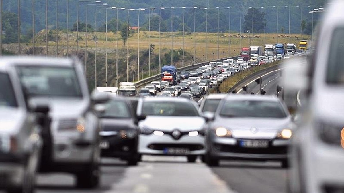 Tatil Yolculuğuna Çıkacaklar Dikkat: Araç Bakımı Hayati Önem Taşıyor