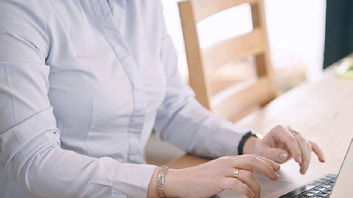 Malezya'da Memurlar İçin Yeni Dönem: Hibrit Çalışma Modeli Başlıyor