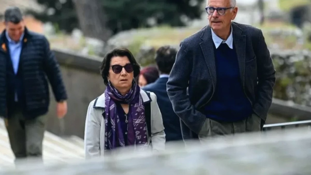 İtalya'da Bakan Eşi Gölde Kayboldu, Nefesler Tutuldu