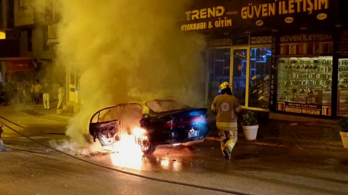 Bursa'da Seyir Halindeki Otomobil Alevlere Teslim Oldu
