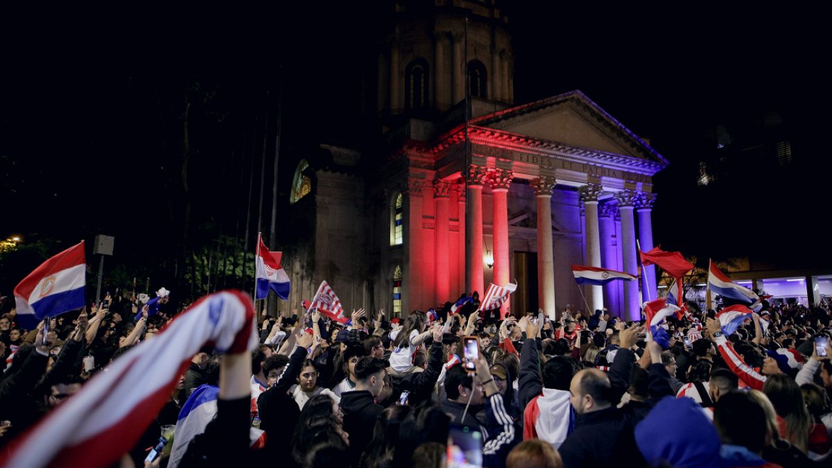 Paraguay'da Tarihi Başarı: Almanya Galibiyeti Ulusal Tatile Dönüştü
