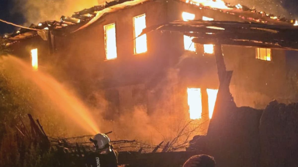 Kastamonu'da Yangın Felaketi: Engelli Vatandaşın Evi Kül Oldu