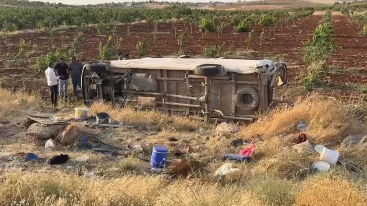Şanlıurfa'da Feci Kaza: Tarım İşçilerini Taşıyan Minibüs Devrildi, 22 Yaralı