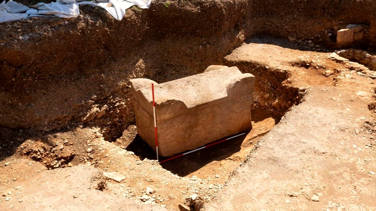 Hırvatistan'da 1500 Yıllık Mühürlü Lahit Bulundu: İçinden Neler Çıktı?