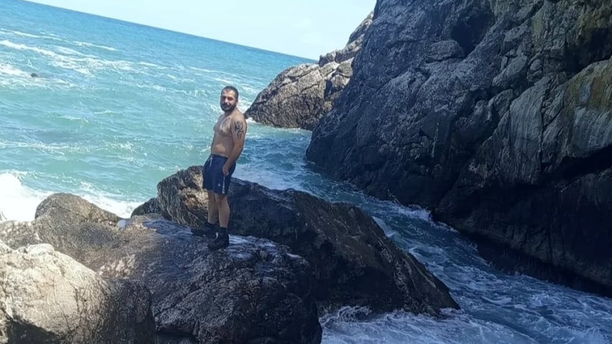 Karadeniz Türküleriyle Girdiği Denizde Kayboldu: Arama Kurtarma Çalışmaları Sürüyor