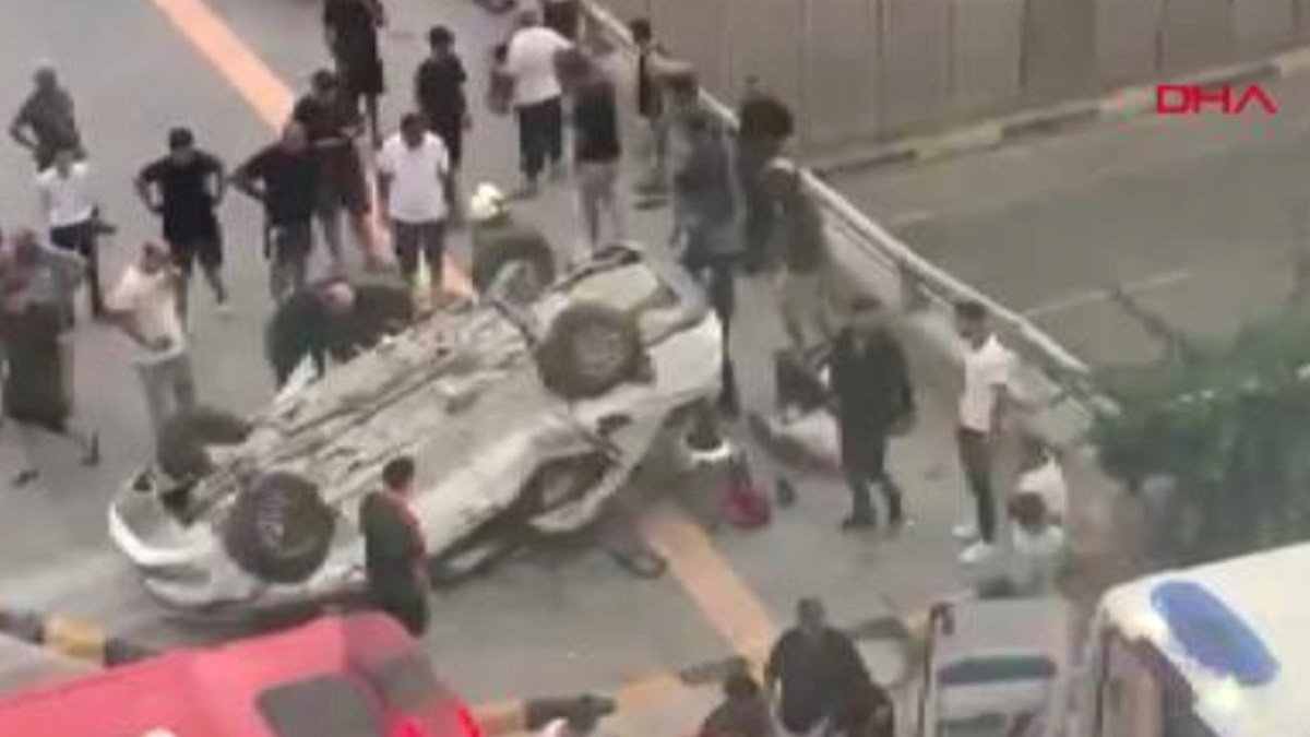 Hatay'da Feci Kaza: Bariyerlere Çarpan Araçtan Can Aldı