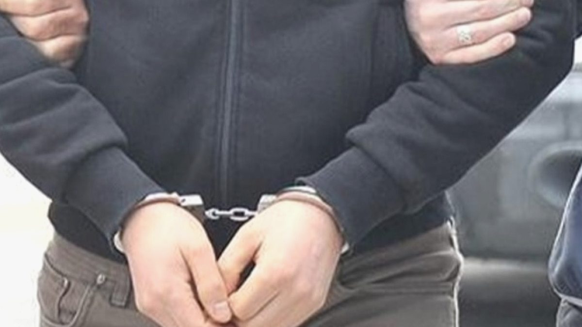 Eski Eşinin Evine Zorla Girip Erkek Arkadaşını Bıçakladı: Tutuklandı