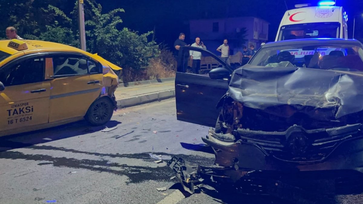 Bursa'da Alkollü Sürücü Taksiye Arkadan Çarptı: 1 Yaralı