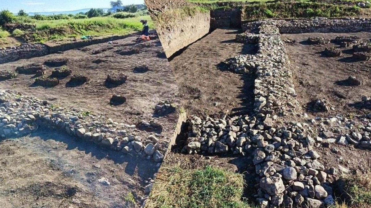 1800 Yıllık Tahıl Ambarı Bulundu: Tarihi Kale Yangınla Kül Oldu