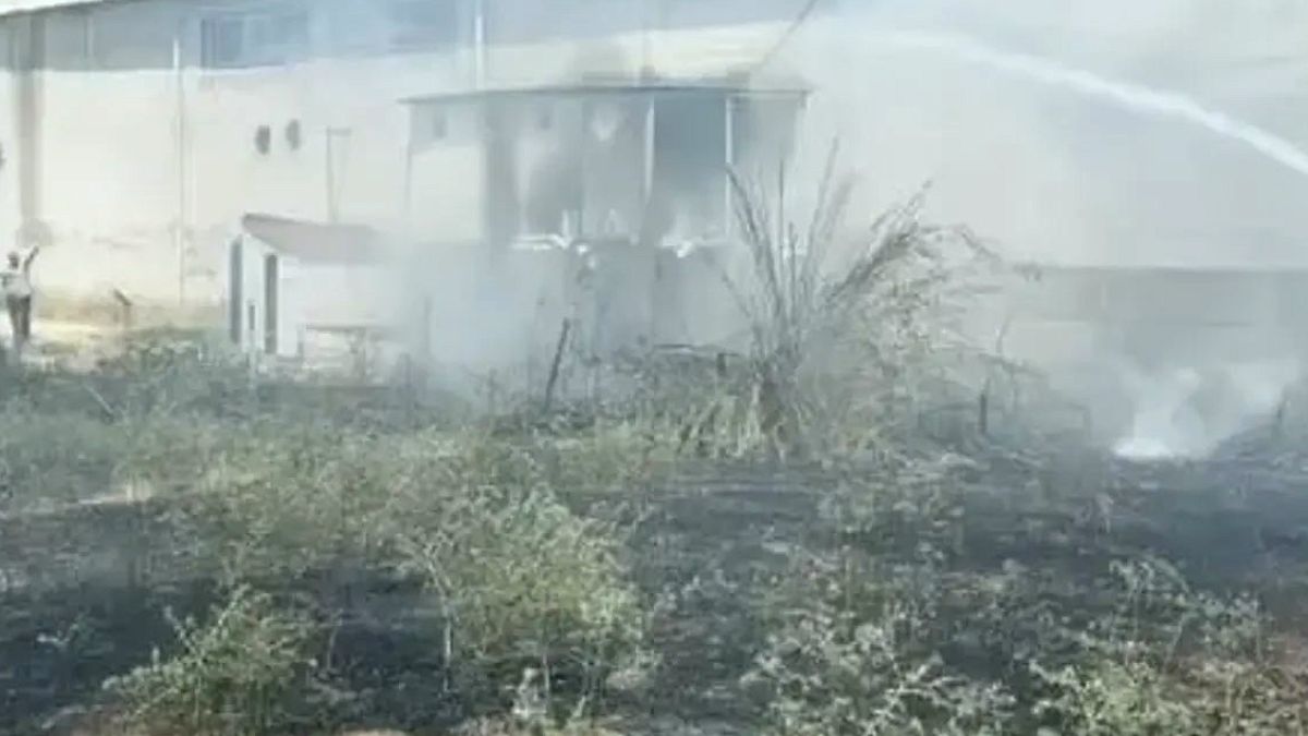 Diyarbakır'da Anız Yangını Kontrol Altına Alındı: Depo Zarar Gördü